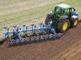 Der FlexPack f�r den Anbaupflug Juwel 8 und die Aufsattelpfl�ge Diamant 12 ist ab Sommer 2012 erh�ltlich.&copy; Lemken