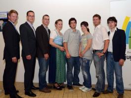 Die BWB 2011 Erstplatzierten - v.l.n.r: Alexander Drerup, Andreas Reckmann (Sieger Landwirtschaft II, Nordrhein-Westfalen), Stefan Wohlfrom (Sieger Landwirtschaft I, Bayern), Maria Theresia Sappl (Siegerin Hauswirtschaft, Bayern), Florian Koch (Sieger Forstwirtschaft, Baden-W�rttemberg), Heidi Schneider (Siegerin Tierwirtschaft, Sachsen), Maximilian Bohnert (Sieger Weinbau II, Anbaugebiet Baden) und Johannes Jung (Sieger Weinbau I, Rheinhessen)&copy; BWB