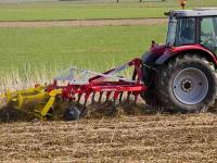 Poettinger-Grubber-synkro-3030.jpg 