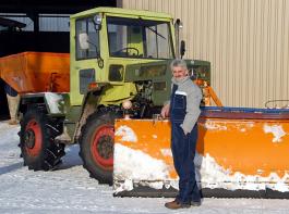 Mit dem zus�tzlichen Winterdienst-Service k�nnen Landwirte eine bessere Auslastung ihrer Maschinen erzielen. &copy; landpixel.de