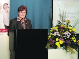 Verloren gegangene Wertsch�tzung von Lebensmitteln mahnte Brigitte Scherb, Pr�sidentin des Deutschen LandFrauenverbandes (dlv) in ihrem Gru�wort an.&copy; Zdravkovic
