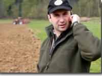  telefon, handy, telefonat, acker, drau�en, pflug, landwirt