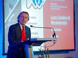 Auch Luca Cordero di Montezemolo (Pr�sident von Ferrari) hat am Jubil�umskongress teilgenommen.