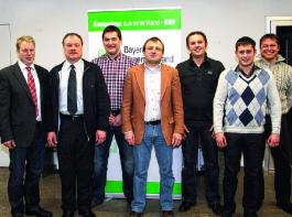 Mit einer Doppelspitze pr�sentierte sich die Dillinger BBV-Kreisvorstandschaft nach der Wahl: (v. l.): Kreisobmann Albert Sporer und sein Amtspartner Klaus Beyrer, stellvertretender Kreisobmann J�rgen Meitinger, die Beisitzer Michael Ried, Josef Zeller, Michael Eberle und Andreas Kugler. &copy; Foto: Ammich
