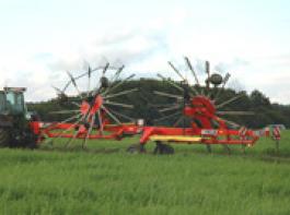 Der Seitenschwader TS 2000 von Fella&copy; Werkbild