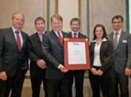 Minister Reinhold Mitterlehner, Martin Baldinger, Klaus P�ttinger, Markus Baldinger, Barbara Wimmer, Florian Haslauer von A.T. Kearney &copy; P�ttinger