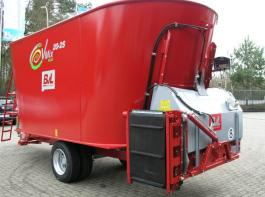Futtermischwagen V-Mix 20H plus mit Heckquerf�rderband&copy; Bernard van Lengerich