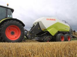 Zu den Claas-Neuheiten im Bereich der Futterernte geh�rt die Quadrant 3300. Die neue Raffersteuerung soll f�r eine h�here Pressdichte sorgen. 