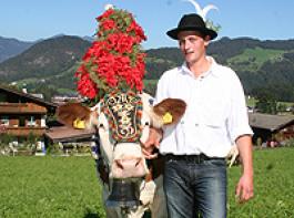 Gl�cklich und zufrieden zuhause in Reith i. A. der regierende Landes-Champion mit Jungbauer Hannes nach �ber 30 km Fu�marsch. � Moser 