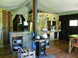 Barbara Bruker Wernet ist eine von zwei Wiesenbett Anbieterinnen in Deutschland. Das Konzept erg�nzt den Ferienhof im Schwarzwald. 