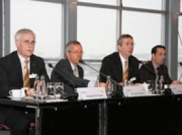 Rundum zufrieden zeigen sich die Organisatoren der Eurotier. (v.li.) Friedrich W. Rach, Dr. Karl Schl�sser, Dr. Reinhard Grandke und Thorsten Herdan.&copy; Serfling