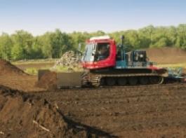 Der PistenBully im Torfeinsatz&copy; K�ssbohrer