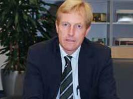 Christoph Wigger, Vice President Sales & Marketing
f�r Europa, CIS, Nord-Afrika und Mittlerer
Osten der Landtechnik- und Turf-Division. 