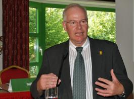 Rainer Tietb�hl, Vorsitzender DBV-Fachausschuss Nachwachsende Rohstoffe, sieht durch die Verg�tungsanpassung die Chance f�r eine dezentrale Einbindung der Biogasanlagen in die Landwirtschaft erhalten.&copy; dbv