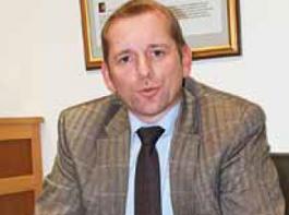 Helmut Korth�ber, Gesch�ftsf�hrer des deutschen
John Deere Verkaufshauses in Bruchsal:
