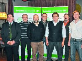 Die neue Kreisvorstandschaft des BBV Ostallg�u : (v.l.) Kreisobmann Josef Nadler, D�singen; sein Stellvertreter Josef Amberger, Buchloe; Peter Dopfer, R�ckholz; Arthur Schuster, Dillishausen; Leonhard Keller, Ebersbach; Martin Stadler, Kraftisried und Christoph Linder, Nesselwang. &copy; Foto: Schreyer