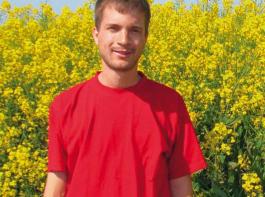 Alexander Seiler - gelernter Schreiner und Junglandwirt&copy; Werkbild