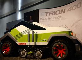 Der Etrion 400 von Claas verbindet die Eigenschaften einer Radraupe mit Elektromibilit�t. &copy; bem