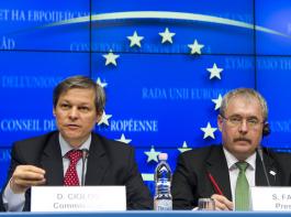 EU-Agrarkommissar Dacian Ciolos und der ungarische Ratspr�sident S�ndor Fazekas zeigten sich �ber die Einigung gestern in Br�ssel erleichtert.&copy; European Union