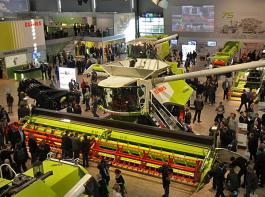 Mit dem Lexion 770 stellte Claas einen neuen Weltrekord im Dreschen auf. &copy; bem