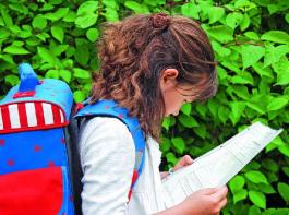 Das Zwischenzeugnis gibt Sch�lern und Eltern eine Orientierung, wie das Schuljahr bisher gelaufen ist. Der Zeugnistag ist f�r Kinder sehr wichtig. &copy; Foto: regine sch�ttl/fotolia