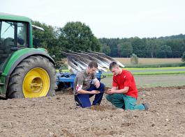 Mehr als ein F�nftel der Gesamtbesch�ftigten ist in der Landwirtschaft t�tig. &copy; landpixel.eu