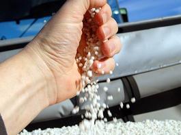 Der globale Verbrauch an Phosphat und Kali nahm in der D�ngesaison 2010/11 um knapp neun Prozent beziehungsweise 18 Prozent zu, der an Stickstoff um 2,6 Prozent.&copy; M�hlhausen/landpixel