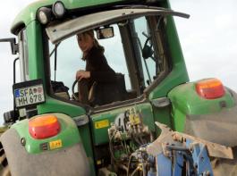 Junglandwirte k�nnen sich in europ�ischen landwirtschaftlichen Genossenschaften an der Unternehmensleitung beteiligen.&copy; landpixel