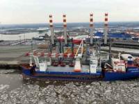 Offshore-Installationsschiff.jpg 