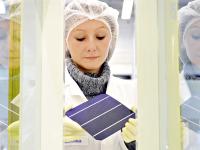 Solar-Arbeiterin_Bosch.jpg 