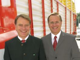 Die Gesch�ftsf�hrer Klaus P�ttinger (links) und Heinz P�ttinger (rechts)&copy; P�ttinger