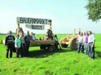 Bauernmarkt_Strohtraktor.jpg 