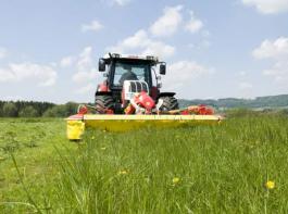 Frontscheibenm�hwerk Novacat 301 classic&copy; P�ttinger