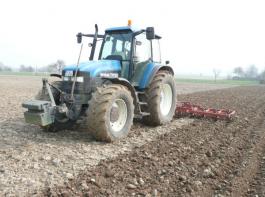 Den gr��ten Anteil an Erwerbst�tigen insgesamt weist die Landwirtschaft in der Region L�neburg mit 6,8 Prozent auf, gefolgt von der Region Weser-Ems mit 5,4 Prozent.&copy; Raupert