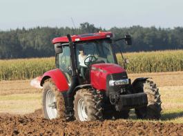 Mit dem Bedienkonzept kn�pft der MAXXUM EP l�ckenlos an das der gro�en Traktoren-Serien an&copy; Case IH