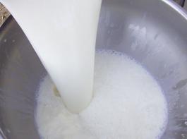Der Rohmilch-Direktverkauf unterliegt einer strengen Ausnahmeregelung&copy; almotti/pixelio.de