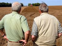 Landwirte_Acker.jpg 