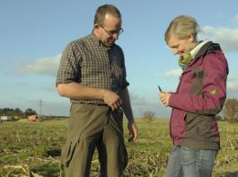 Mit jeweils 1.750 Auszubildenden sind die Berufe G�rtner/-in und Landwirt/-in am meisten gefragt.&copy; M�hlhausen/landpixel