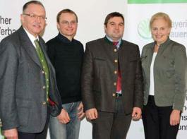 Tobias Volkert neuer Vorsitzender der ArGe Landjugend im BBV. v.l.: BBV-Pr�sident Gerd Sonnleitner, ArGe-Vorsitzender Tobias Volkert, BJB-Vorsitzender Ludwig Ra�hofer mit Landesb�uerin Annemarie Biechl.&copy; BBV