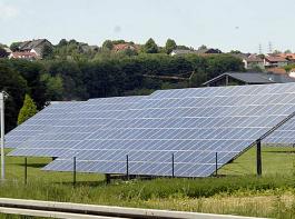Sovello garantiert f�r ihre Solarmodule nach 25 Jahren noch mindestens 85 Prozent der Nennleistung.&copy; M�hlhausen/landpixel