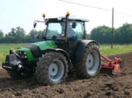 Stufenloser Universaltraktor