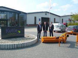 v.l.: Robert H�re (Berti Werksvertretung Deutschland), Dr. Stefan Kotte (Gesch�ftsf�hrer Kotte Landtechnik) und Ivan Bianchi (Exportleiter Berti)&copy; Kotte
