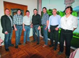 Die ausgezeichneten Mitglieder der Region Mitte: (v. l.) Martin Musserer, Franz Rossnagl, Anton Braun, Martin Niedermair, Peter Kolb, Adolf Bell und Thomas M�ller. 