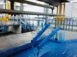 Neue KTL-Farbgebung im Stammwerk Alpen &copy; LEMKEN
