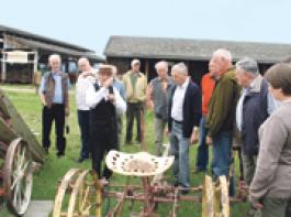 F�r Landwirte immer interessant: alte Landtechnik auf der O�Keef-Ranch.