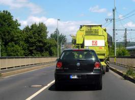 Sicheres Fortbewegen im Stra�enverkehr - das steht im Zentrum der Maschinenvorf�hrung der LWK.&copy; M�hlhausen/landpixel
