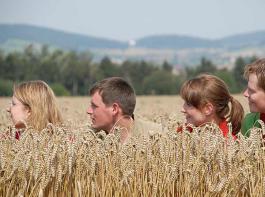 Immer weniger Nachwuchs in der Landwirtschaftlichen Sozialversicherung. Das liegt nicht zuletzt am Strukturwandel.&copy; M�hlhausen/landpixel