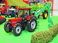 Modelle_Foto04_Britains_CaseIH8657.jpg 