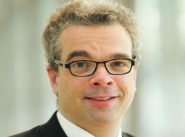 Dr. Claudius da Costa Gomez