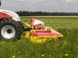 Frontm�hwerk Novacat mit 'alpha- motion' Ausstattung &copy; P�ttinger.at